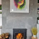 The Pink Door منزل للإقامة *