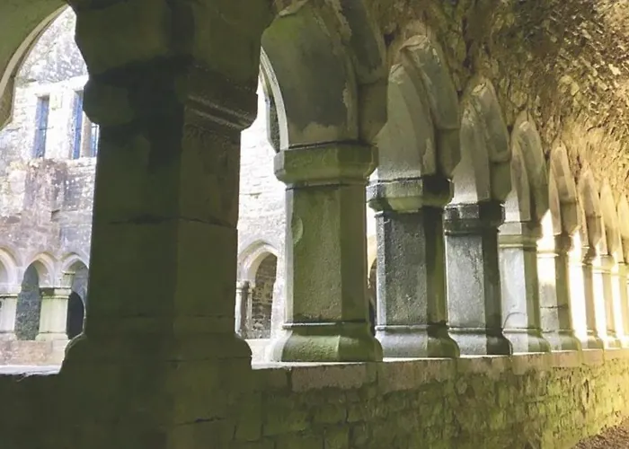 Проживание в семье The Pink Door *