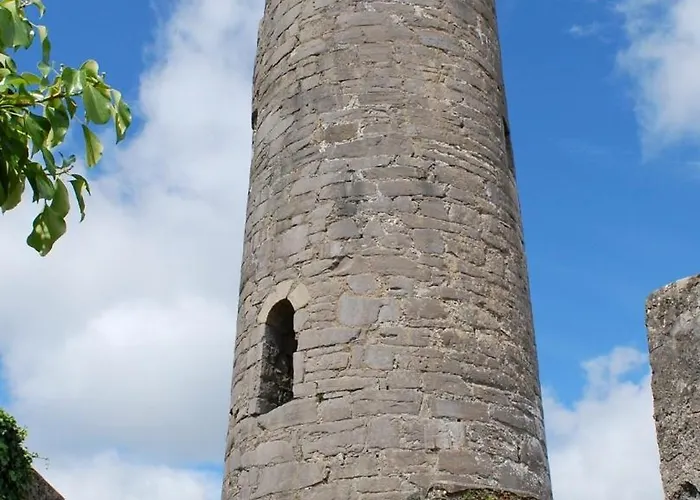 The Pink Door Проживание в семье